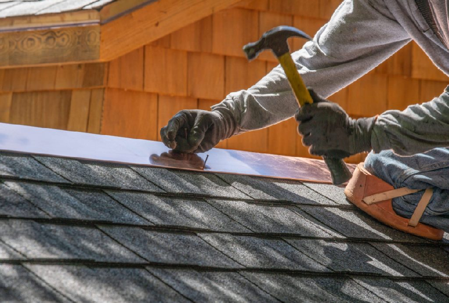A Handy Guide to Repairing Your Roof on Your Own