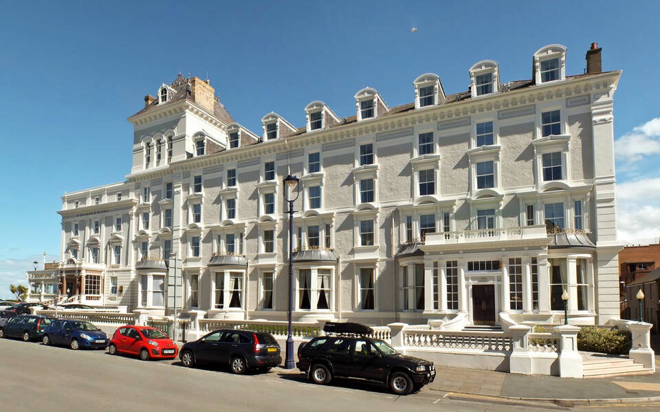 Why You Should Stay at a Llandudno Hotel This Spring